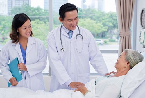 腿骨上有个肿瘤严重吗 腿骨上有个肿瘤严重吗